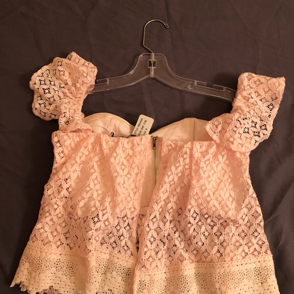 🌸HOST PICK🌸Off the Shoulder Lace Tube Top - Picture 6 of 6